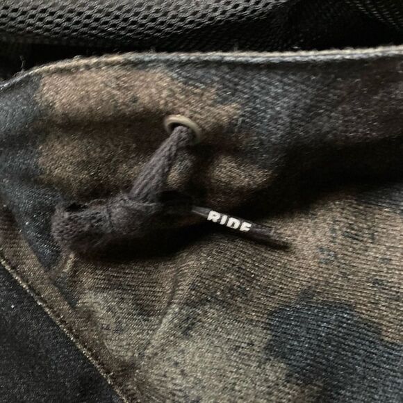 Ride Snowboarding Jacket Woman’s Size S Shred Gear Camo - Picture 10 of 14